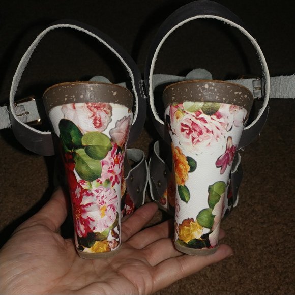 Bella Marie: HOLA Silver Floral Platform Wedge Sandals - Women's Size 7.5 - Picture 4 of 10